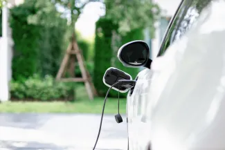 Electronic vehicle charging