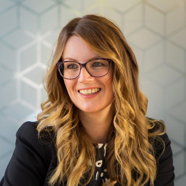 Claire McCarte - Senior Associate and Professional Support Lawyer