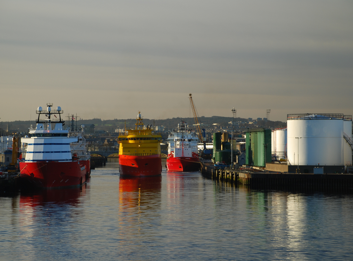 Offshore Operations & Maintenance facilities in ports – key development issues